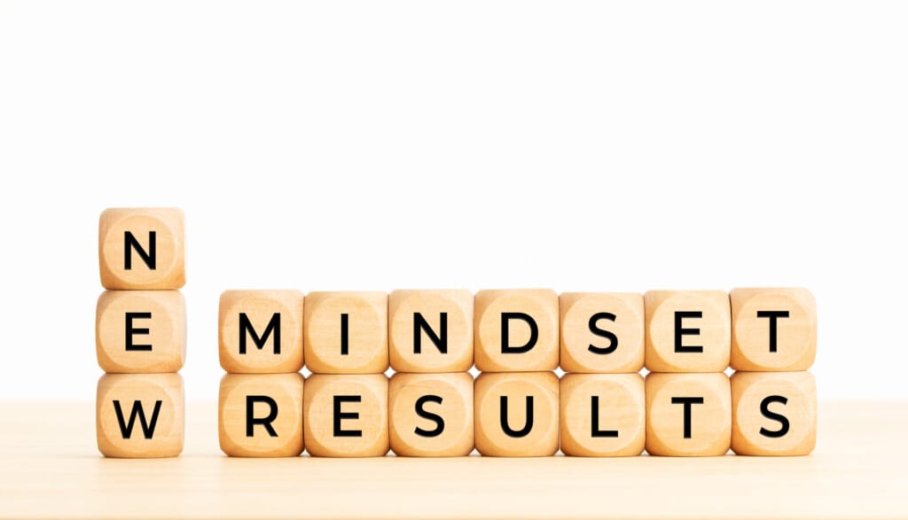 new mindset new results phrase in wooden blocks 2023 11 27 05 04 57 utc - Verbessere deine mentale Gesundheit mit Audiotools, Meditationen und Affirmationen